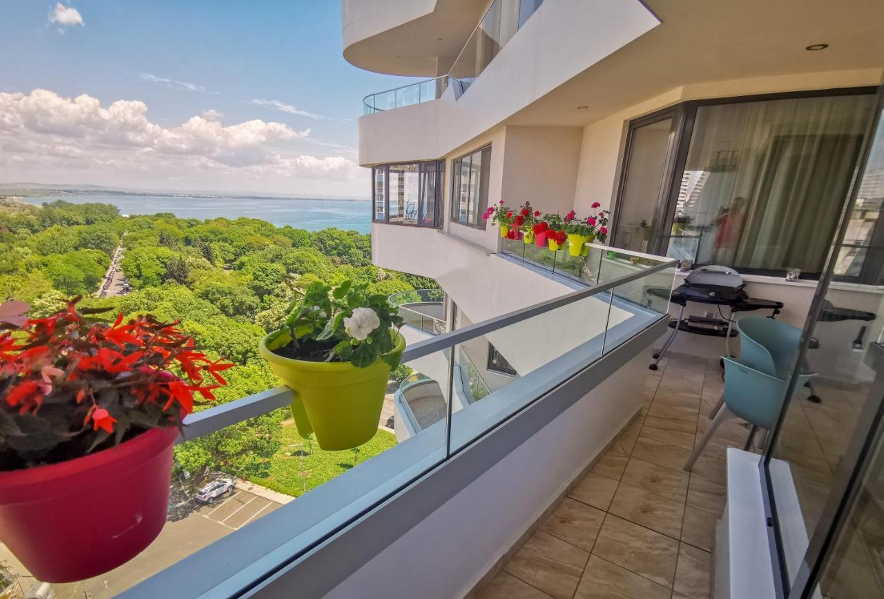 Luxury Apartments Alix Бургас Экстерьер фото