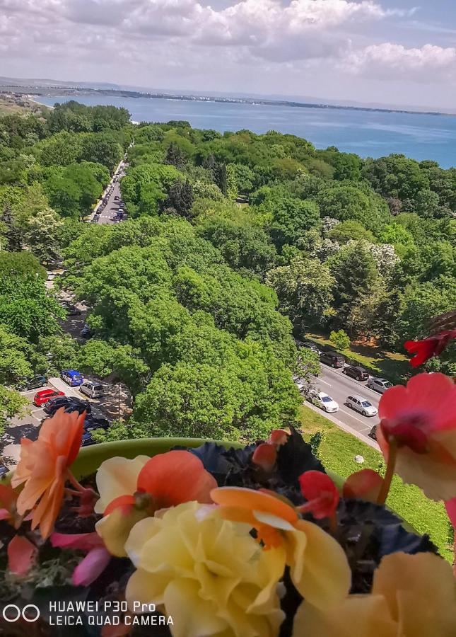 Luxury Apartments Alix Бургас Экстерьер фото