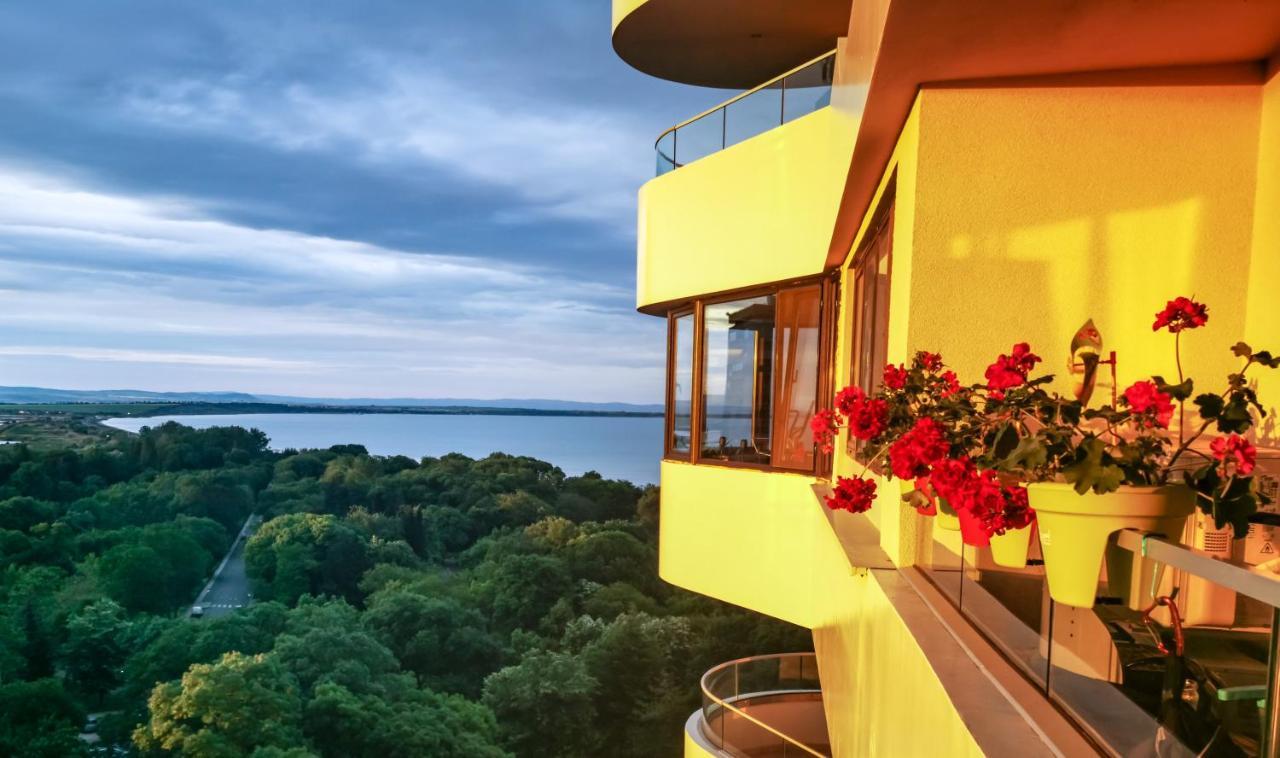Luxury Apartments Alix Бургас Экстерьер фото